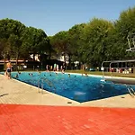 Апартаменти Cozy Flat In A With 3 Pools