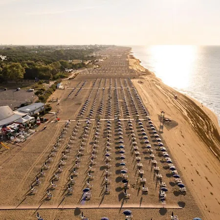 Апартаменты Cozy Flat In A With 3 Pools