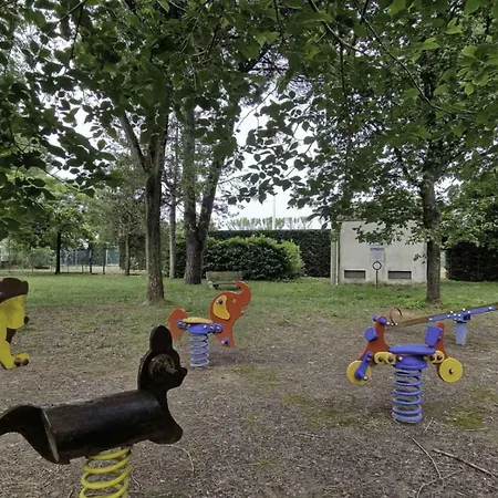 Cozy Flat In A With 3 Pools